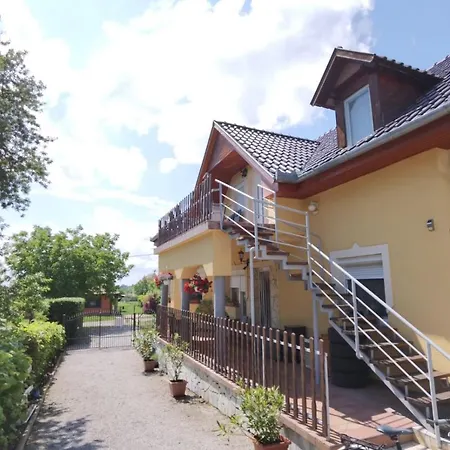 Beni Haus Apartamento Balatongyörök